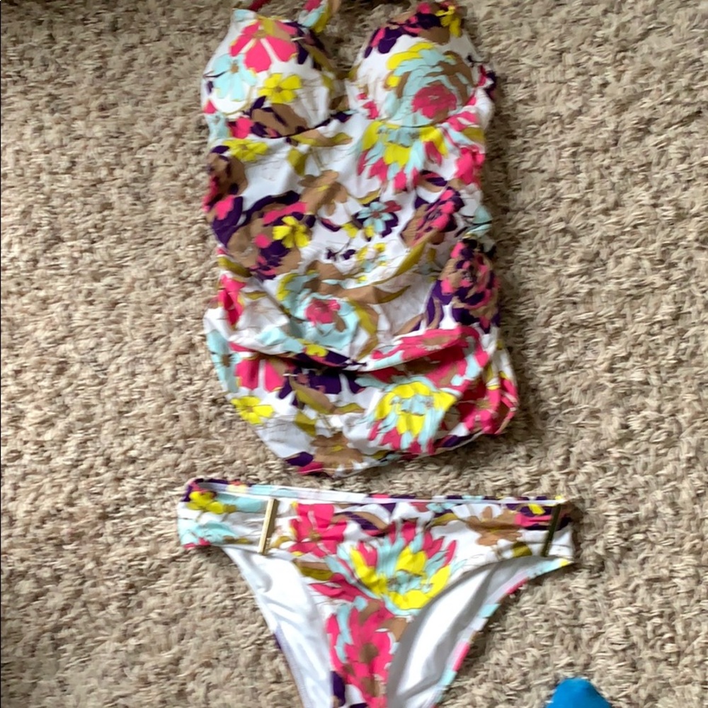 Victoria’s Secret 2 swimsuit